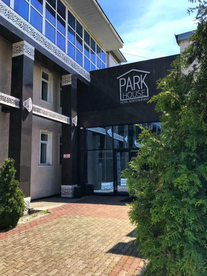 Hotel Park House Taldyqorghan Exterior foto